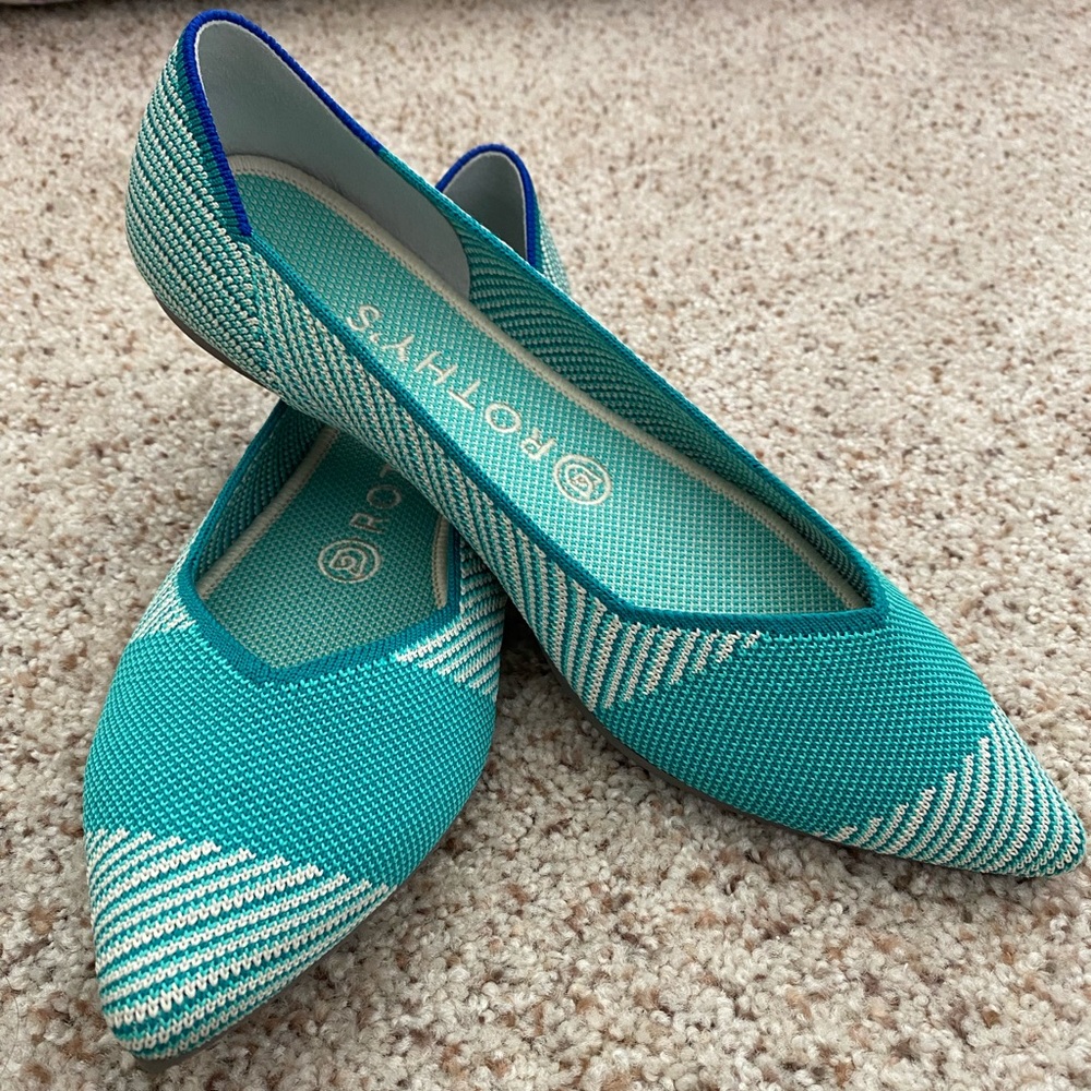 8.5 Teal Rothy’s Calypso Flats
